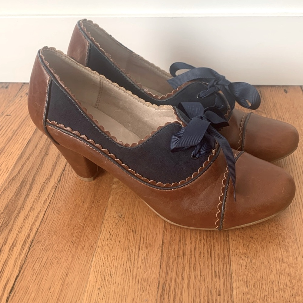 Vintage style retro pumps from Chelsea Crew. Euro 40 Madison style name